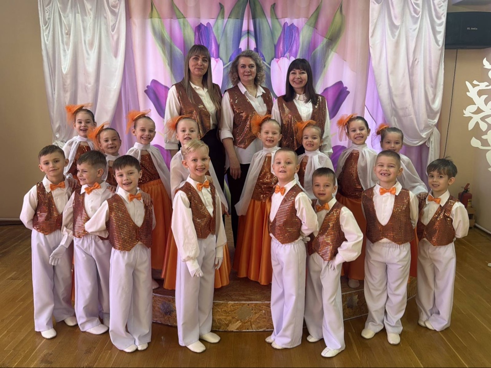 Вы сейчас просматриваете Районный этап XVII городского конкурса на лучшее исполнение вальса